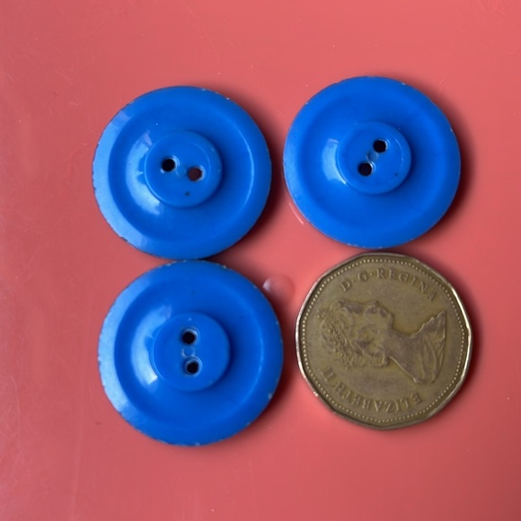 Vintage buttons - Picture 2 of 3